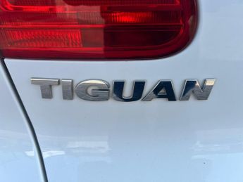 VOLKSWAGEN TIGUAN 2.0 TDI BlueMotion Tech R-Line
