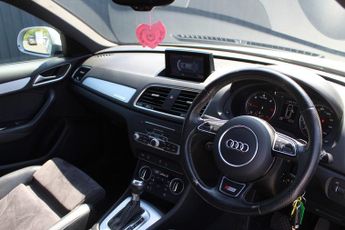 AUDI Q3 2.0 TDI S line Plus