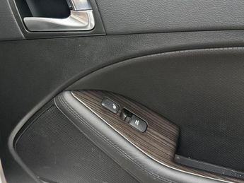 KIA OPTIMA 1.7 CRDi 3 Auto Euro 5 4dr