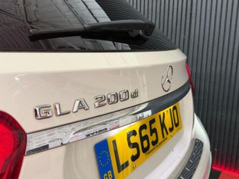 MERCEDES-BENZ GLA 2.1 GLA200d AMG Line