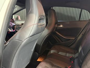 MERCEDES-BENZ GLA 2.1 GLA200d AMG Line
