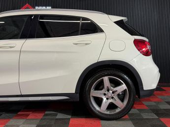 MERCEDES-BENZ GLA 2.1 GLA200d AMG Line