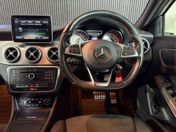MERCEDES-BENZ GLA 2.1 GLA200d AMG Line
