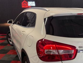MERCEDES-BENZ GLA 2.1 GLA200d AMG Line