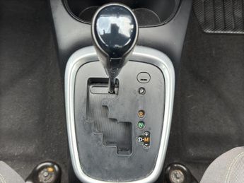 TOYOTA YARIS 1.5 VVT-i Icon