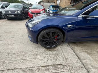 TESLA MODEL 3 (Dual Motor) Performance
