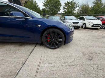 TESLA MODEL 3 (Dual Motor) Performance