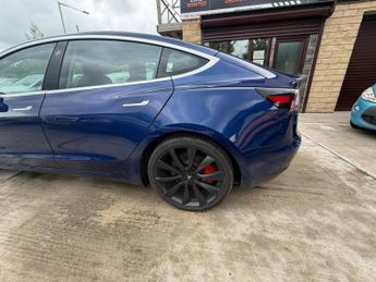 TESLA MODEL 3 (Dual Motor) Performance