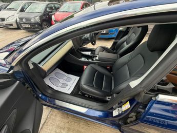 TESLA MODEL 3 (Dual Motor) Performance