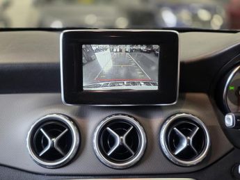 MERCEDES-BENZ GLA 2.1 GLA220 CDI SE