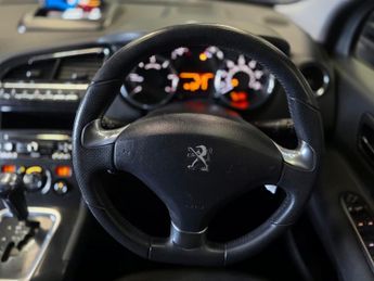 PEUGEOT 5008 2.0 HDi Allure