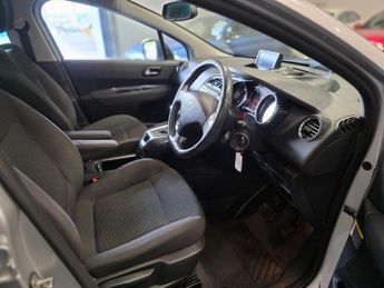 PEUGEOT 5008 2.0 HDi Allure