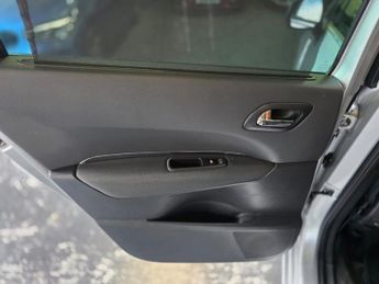 PEUGEOT 5008 2.0 HDi Allure