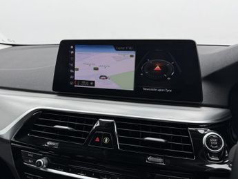 BMW 5 SERIES 2.0 520d xDrive SE Saloon