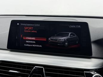 BMW 5 SERIES 2.0 520d xDrive SE Saloon