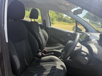 PEUGEOT 208 1.2 VTi Active