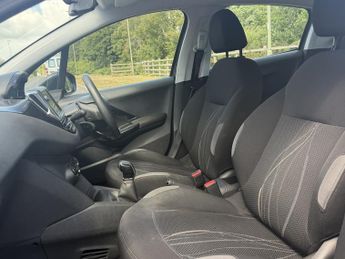 PEUGEOT 208 1.2 VTi Active