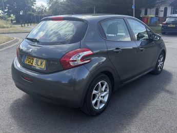 PEUGEOT 208 1.2 VTi Active