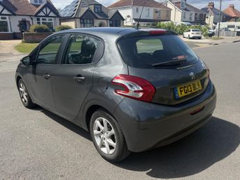 PEUGEOT 208 1.2 VTi Active