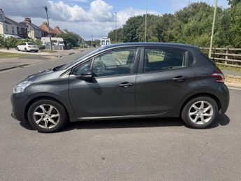 PEUGEOT 208 1.2 VTi Active