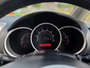 KIA VENGA 1.6 2