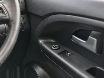 KIA VENGA 1.6 2