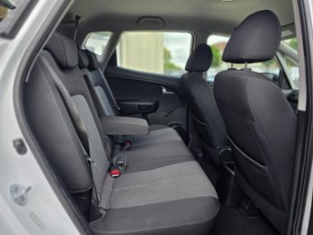 KIA VENGA 1.6 2