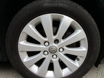 VAUXHALL ASTRA 2.0 CDTi ecoFLEX Elite - MOT Nov 26 - Tax 35 - Heated leather - 