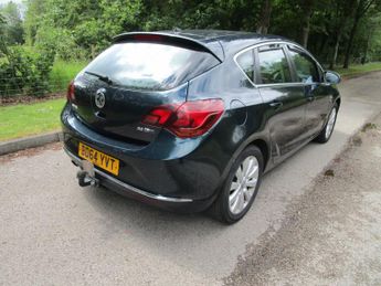 VAUXHALL ASTRA 2.0 CDTi ecoFLEX Elite - MOT Nov 26 - Tax 35 - Heated leather - 