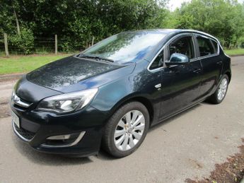 VAUXHALL ASTRA 2.0 CDTi ecoFLEX Elite - MOT Nov 26 - Tax 35 - Heated leather - 