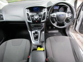 FORD FOCUS 1.6 TDCi Titanium Navigator - 16 Services - Very clean car throu