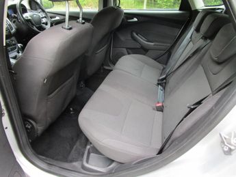 FORD FOCUS 1.6 TDCi Titanium Navigator - 16 Services - Very clean car throu
