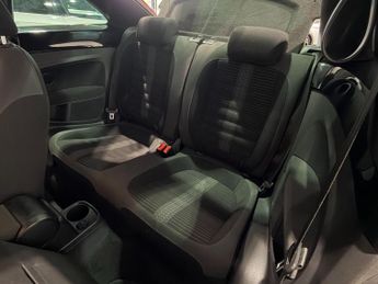 VOLKSWAGEN BEETLE 2.0 TDI Sport DSG Euro 5 3dr