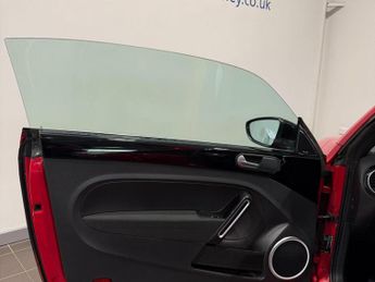 VOLKSWAGEN BEETLE 2.0 TDI Sport DSG Euro 5 3dr