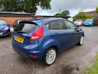 FORD FIESTA 1.4 Titanium
