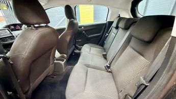 PEUGEOT 208 1.6 BlueHDi Active