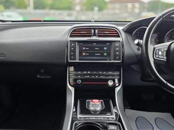 JAGUAR XE 2.0 d Prestige