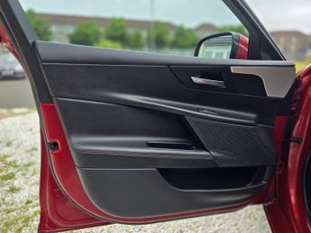 JAGUAR XE 2.0 d Prestige