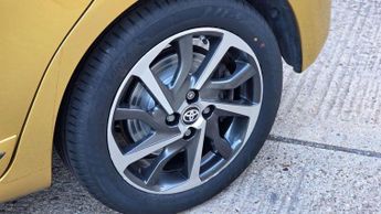 TOYOTA YARIS 1.5 VVT-h Y20 E-CVT Euro 6 (s/s) 5dr