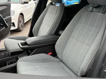 RENAULT MEGANE E-TECH 60kWh equilibre Auto 5dr (optimum charge)