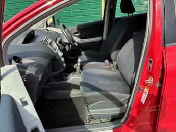 TOYOTA YARIS 1.3 VVT-i SR