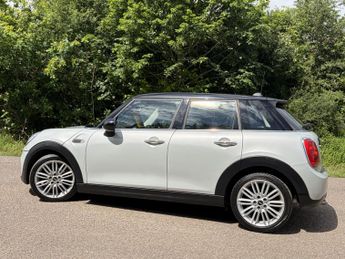 MINI HATCH 1.5 5-Door Hatch Cooper D