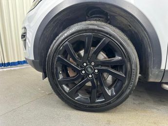 LAND ROVER DISCOVERY SPORT 2.0 TD4 HSE Black Auto 4WD Euro 6 (s/s) 5dr