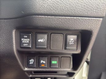 NISSAN X-TRAIL 2.0 dCi Tekna