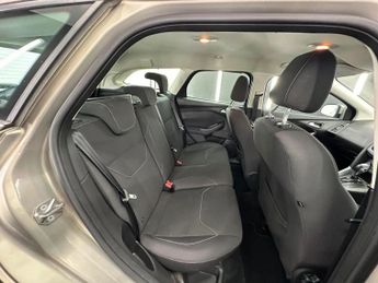 FORD FOCUS 1.6 Zetec Powershift Euro 6 5dr