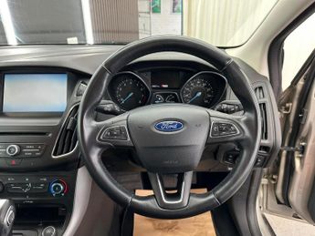 FORD FOCUS 1.6 Zetec Powershift Euro 6 5dr