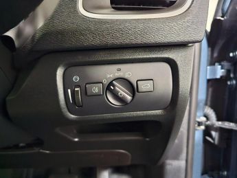VOLVO V40 2.0 D3 SE Lux Nav Geartronic Euro 5 (s/s) 5dr