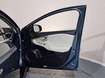 VOLVO V40 2.0 D3 SE Lux Nav Geartronic Euro 5 (s/s) 5dr