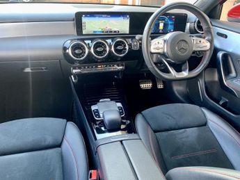 MERCEDES-BENZ A CLASS 1.3 A200 AMG Line
