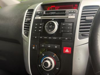 KIA VENGA 1.6 2 Auto Euro 5 5dr